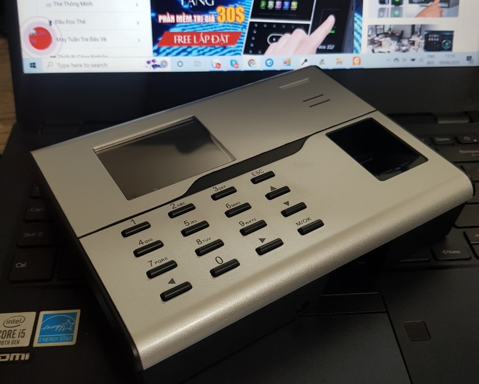M&aacute;y chấm c&ocirc;ng Ronald Jack UA890 Wifi